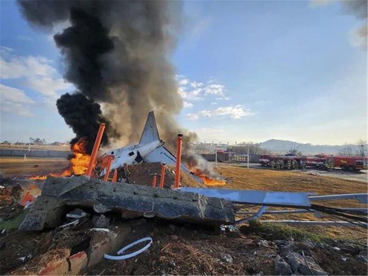 कोरिया के अधिकारी: रनवे के अंत में कंक्रीट भवन होना संबंधित, हादसे पर इसका असर जानने की तपोवानी हो रही है